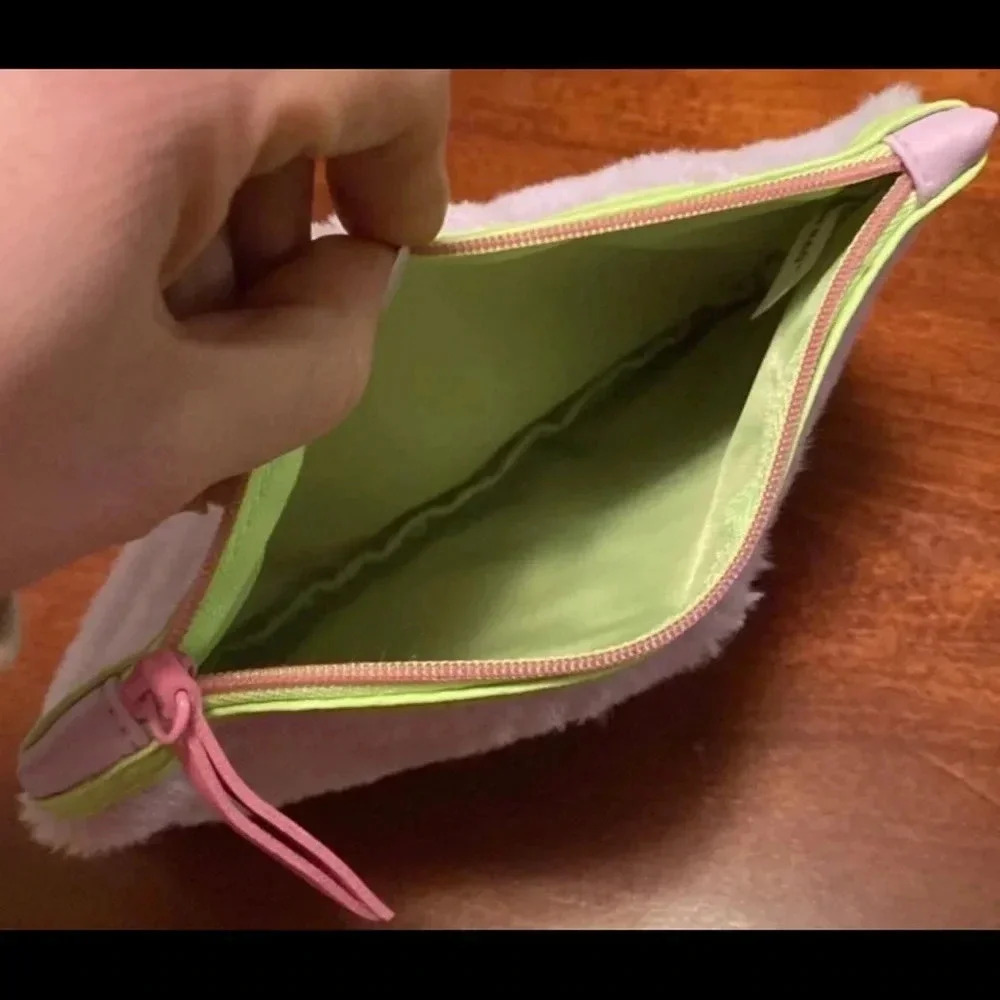Ipsy Bag -‎ Purple/Green January 2023 - Picture 2 of 4